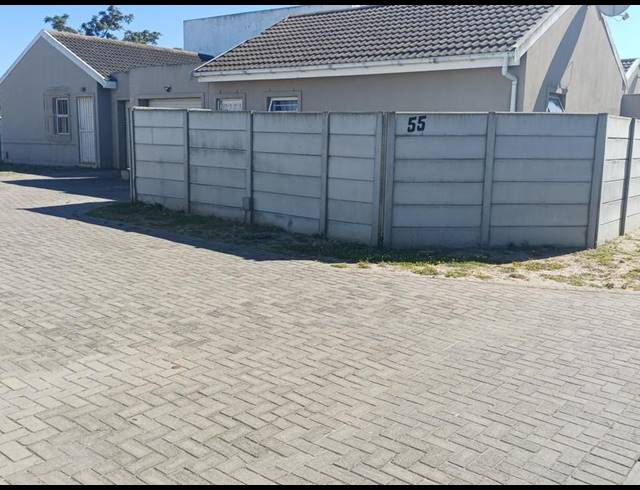 2 BEDROOM HOUSE FOR SALE IN BERNADINO HEIGHTS